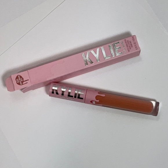 Kylie Cosmetics Kylie Jenner Liquid Matte Lipstick "Another Day Another Nude" - Picture 6 of 8